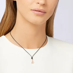 Alternative view of Ciondolo lettera "D" in oro rosa. Modello grande.