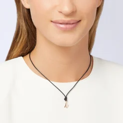 Alternative view of Ciondolo lettera "N" in oro rosa. Modello grande.