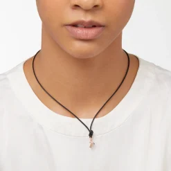 Alternative view of Ciondolo lettera "T" in oro rosa. Modello grande.