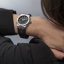 AI1106 SS000 350 2 lifestyle