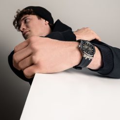 AI6008 PVB00 330 2 lifestyle 1