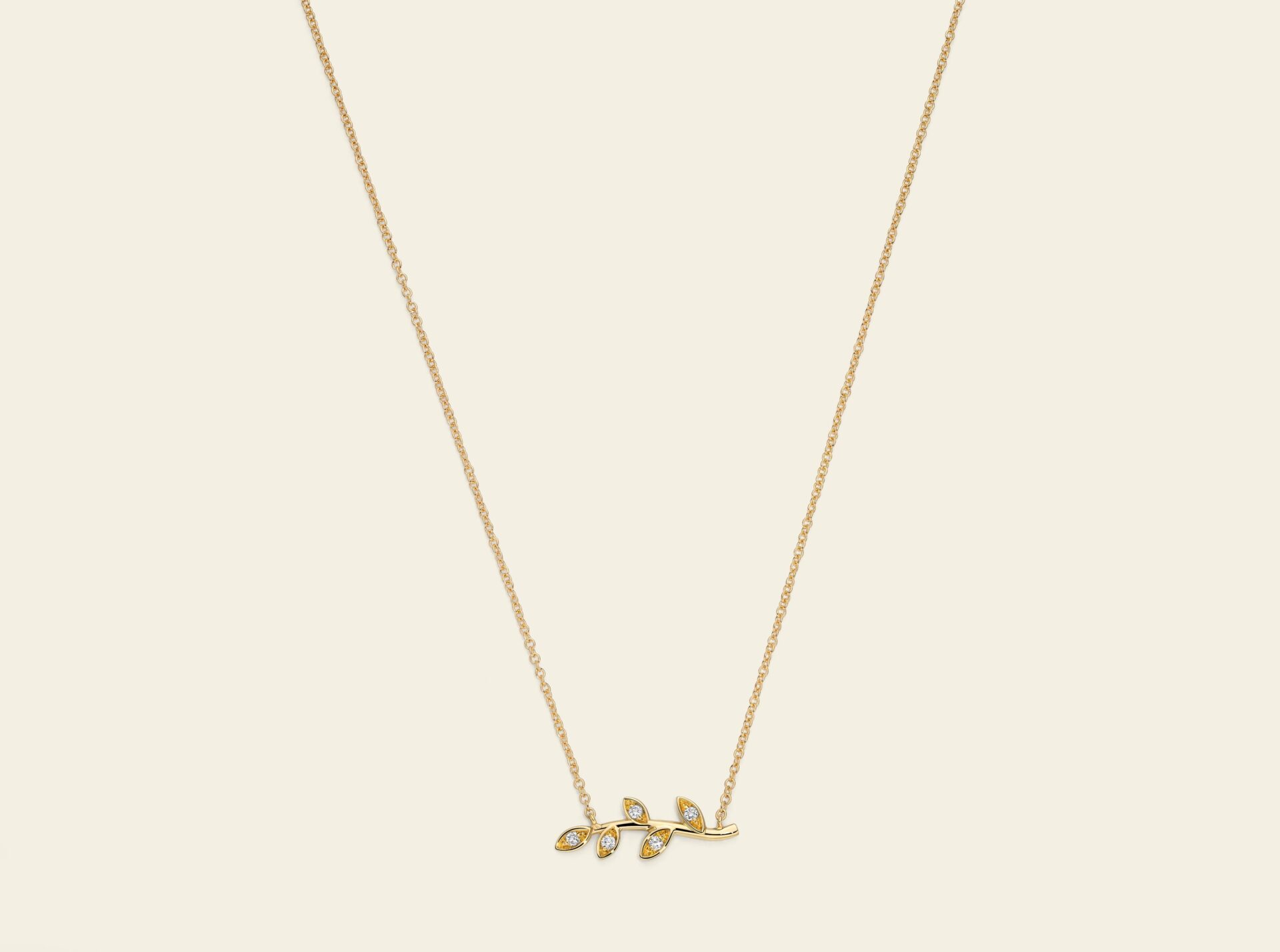 Collana Flora con rametto con foglie e diamanti Marco Gerbella in oro 18 kt 2 Collana Flora con rametto con foglie e diamanti Marco Gerbella in oro 18 kt - immagine 2